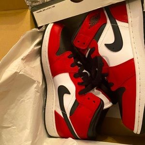 Jordan 1 (Authentic)